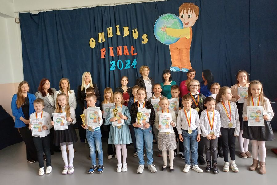 Obraz dla aktualności o tytule: Amelia Kalecińska Omnibusem Powiatu Olkuskiego