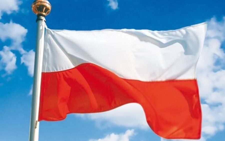 Obraz dla aktualności o tytule: Wywieśmy flagi z okazji Święta Wojska Polskiego