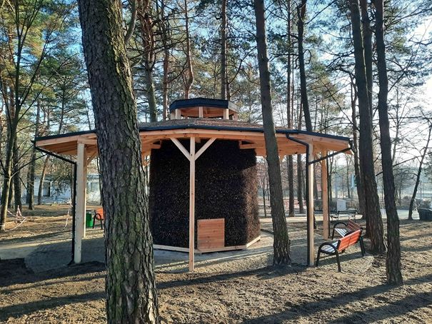 Obraz dla aktualności o tytule: Nowa tężnia solankowa czeka już tylko na wiosnę