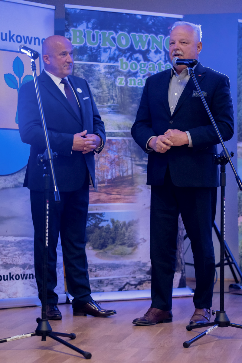 Zdjęcie przedstawiające Burmistrza Mirosława Gajdziszewskiego oraz Posła Jacka Osucha.