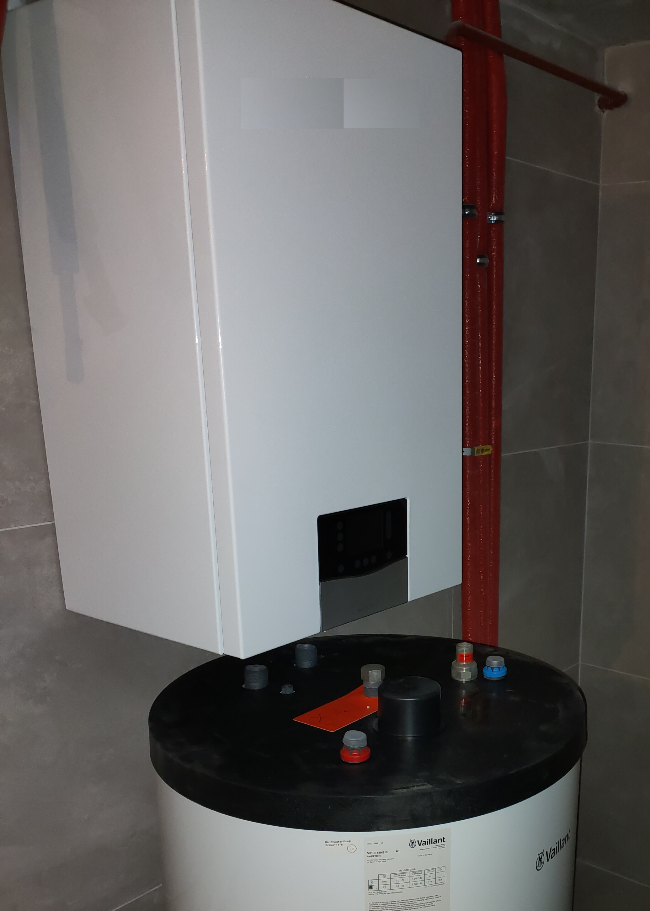 Zdjęcie kotła gazowego.